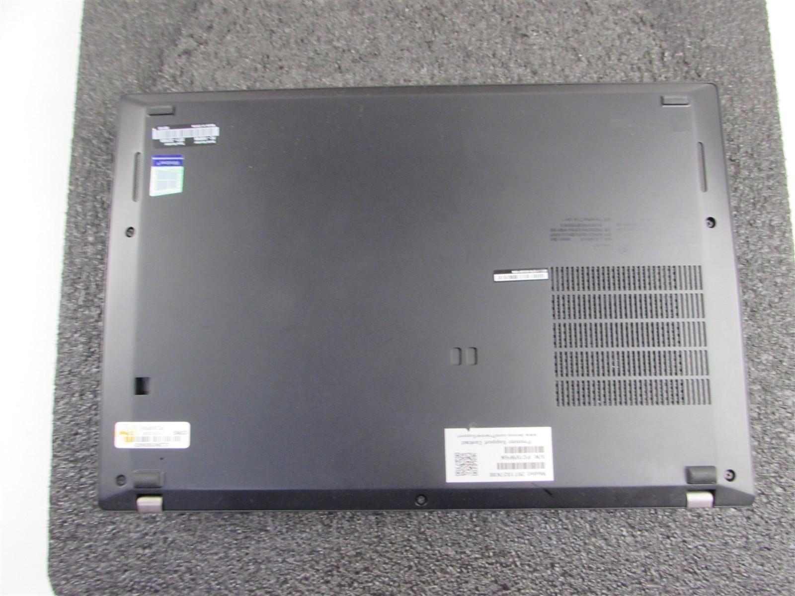 LENOVO THINKPAD T14s (GEN 1) Intel CORE I7-10610U 512GB SSD 32GB RAM NO O.S