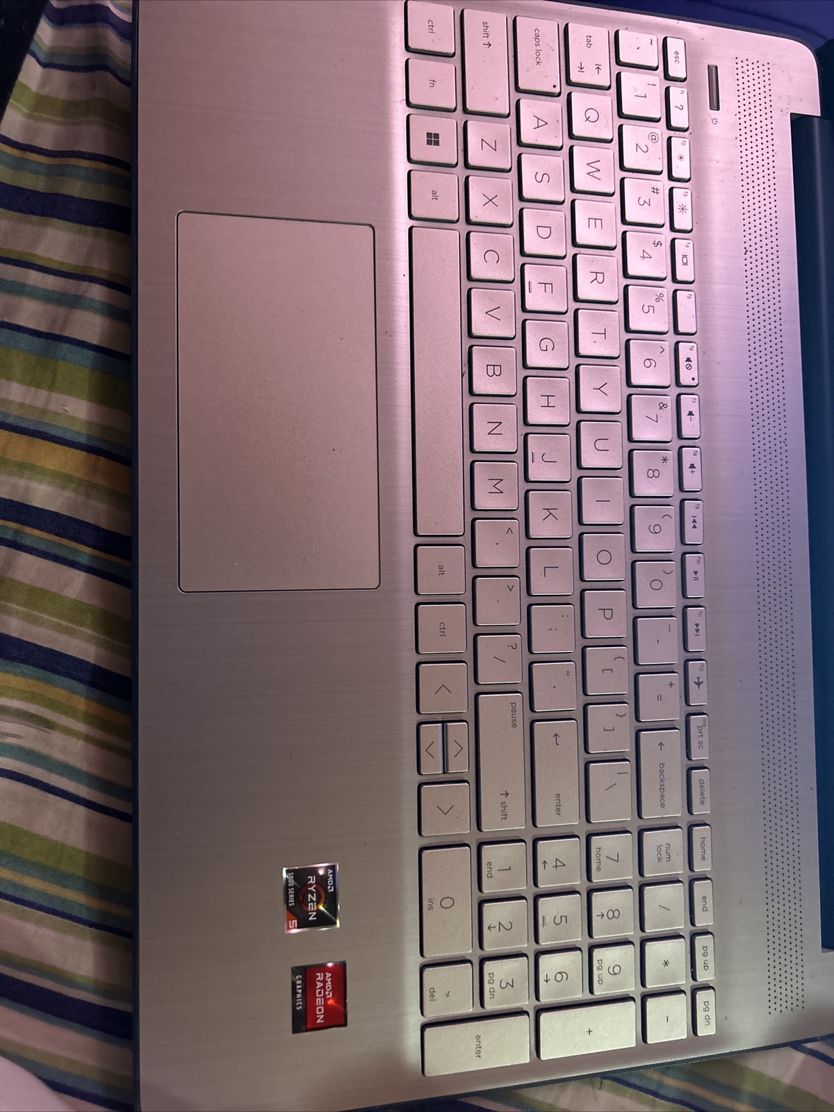 HP 15-EF2126WM 15.6″ (1TB SSD, AMD Ryzen 5-5500U, 2.10 GHz, 16GB RAM, AMD…