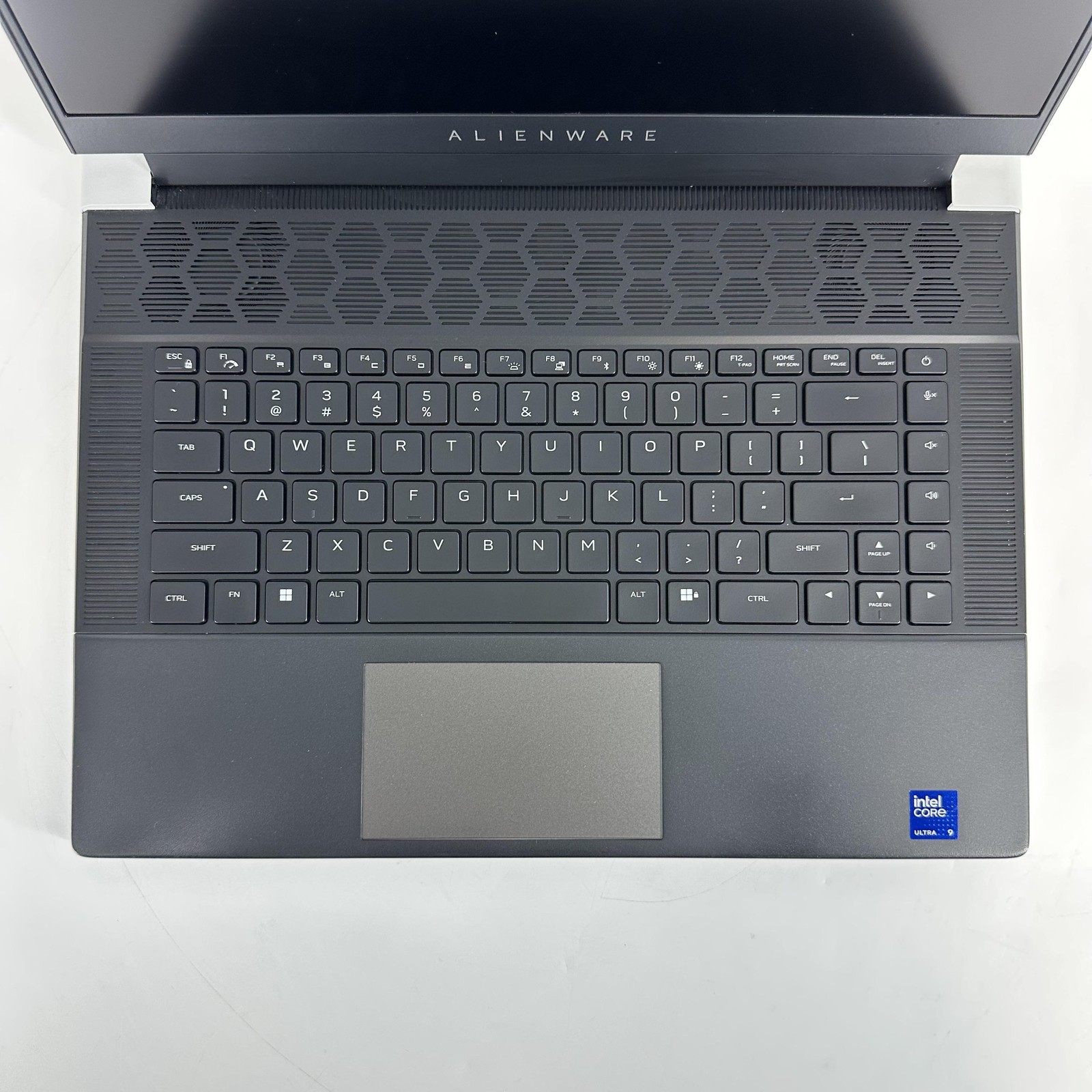 Alienware X16 R2 240Hz QHD+ 2.5 GHz Ultra 9 185H 32GB 4TB SSD RTX 4090 Very Good