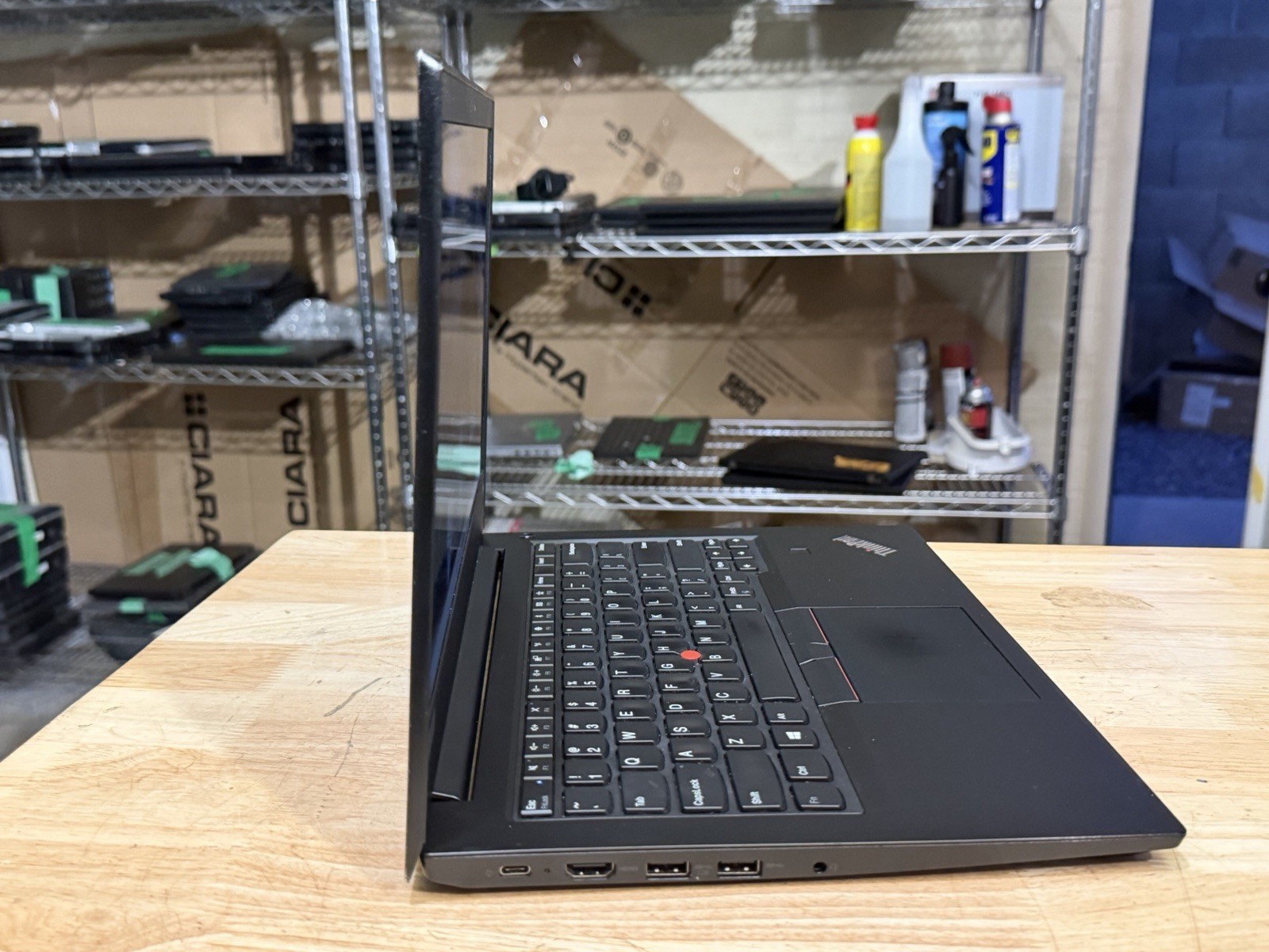 Lenovo ThinkPad E480 14″, i5-7200U 8 GB RAM, 256GB SSD Win 11 Pro.