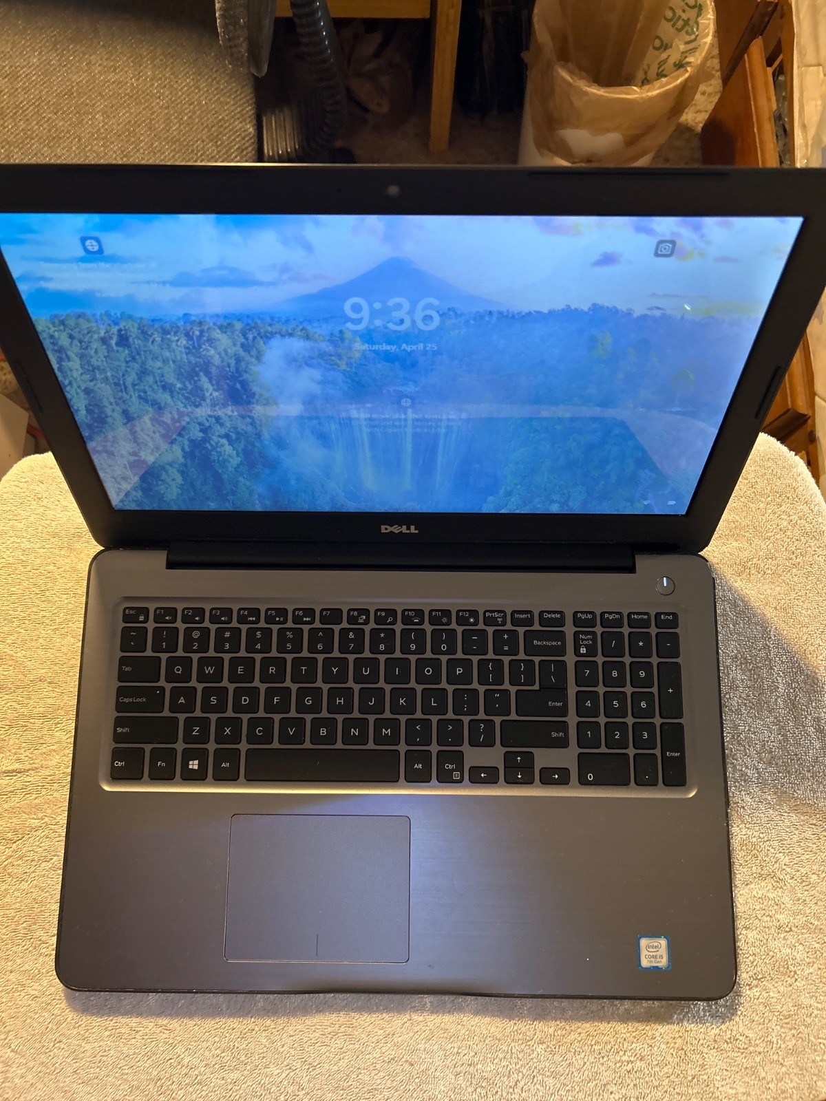 Dell Inspiration 5567 15.6 i5 7th Gen 7200 CPU 2.5 Ghz 16 RAM 512 SSD WIN 11 Pro