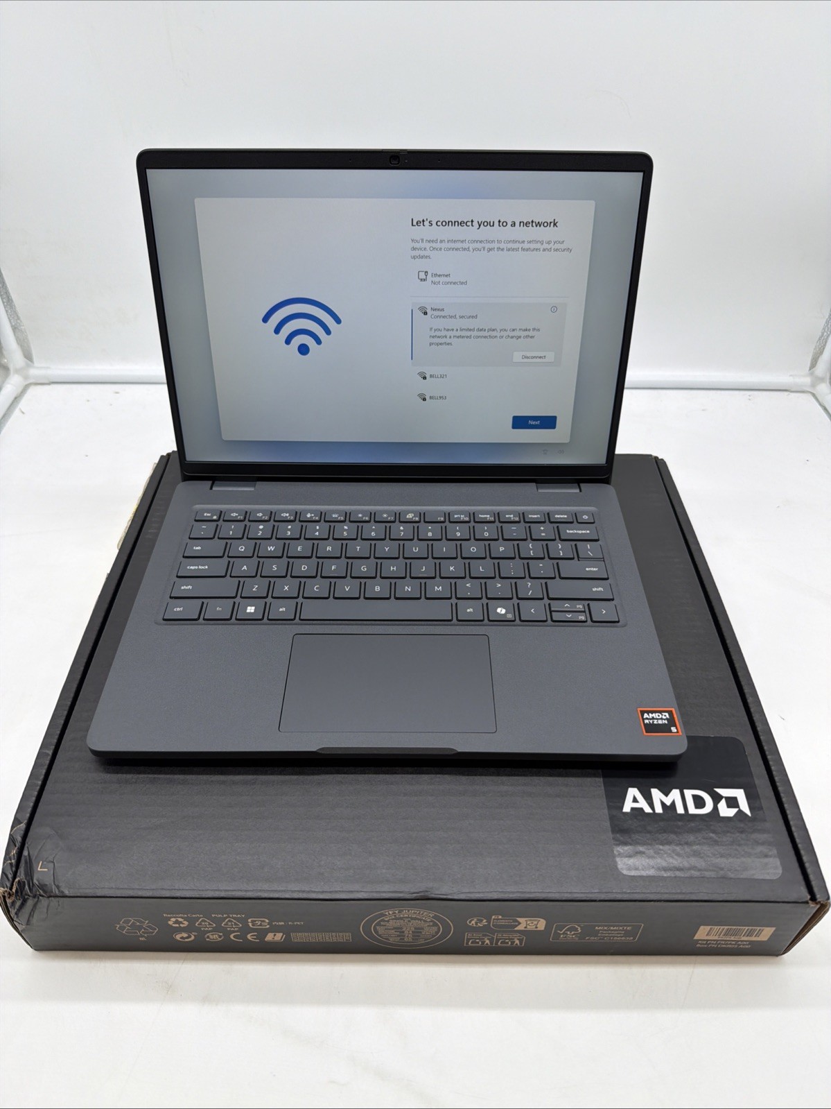 Dell Pro 14″ 1920 x 1200 Ryzen 5 220 8GB 256GB SSD WiFi 6E W11P – 2KWMD