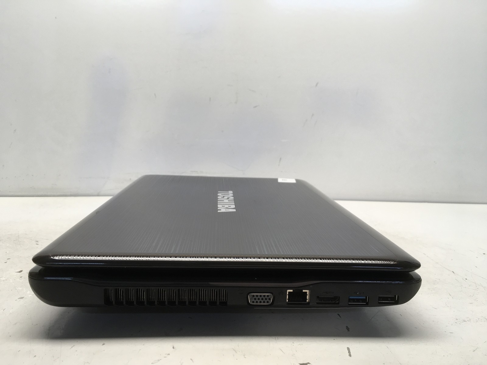 Toshiba Satellite P755-S5320 Intel i3-2330M 2.2GHz 4 GB NO HDD No Batt