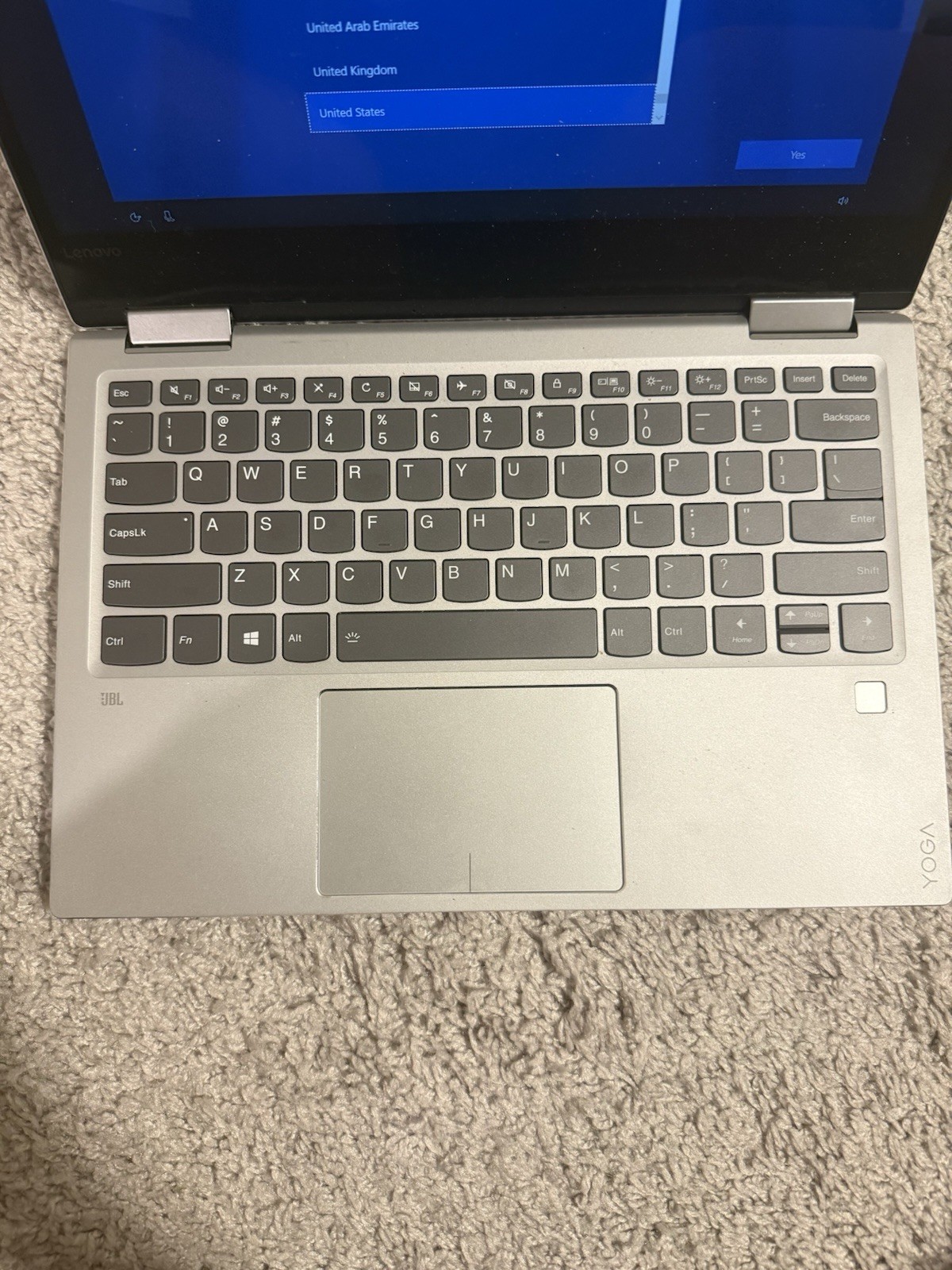 Lenovo Yoga 720-13IKB 2-in-1 13.3″ Touchscreen Laptop 8GB RAM 256GB