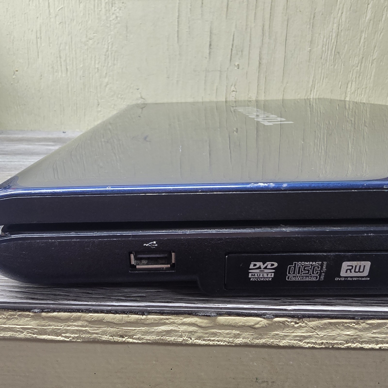 Toshiba Satellite L355D-S7815 17″ Laptop AMD QL-60 3GB 160GB Win7 COA