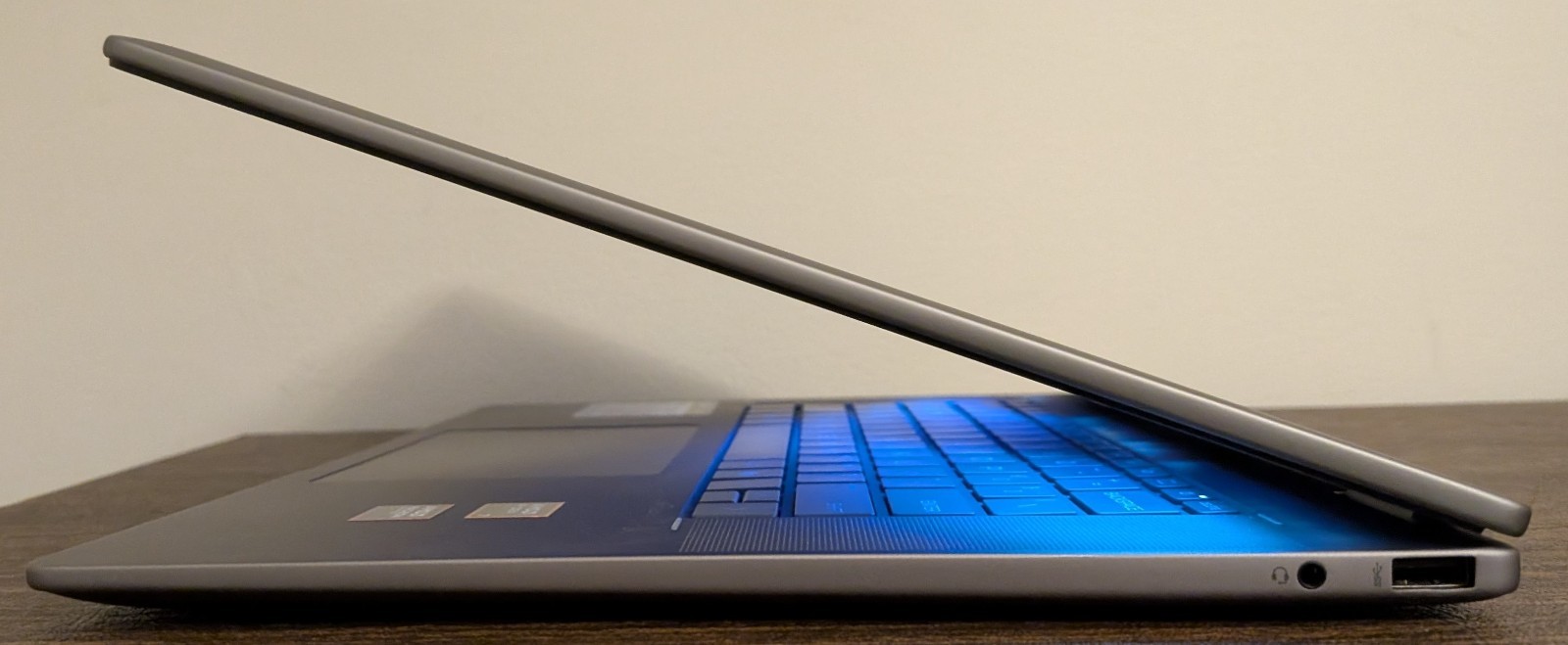 HP ENVY x360 16″ 2-in-1 Touch FHD (Ryzen 7 8840HS, 16GB DDR5, 1TB SSD) Laptop