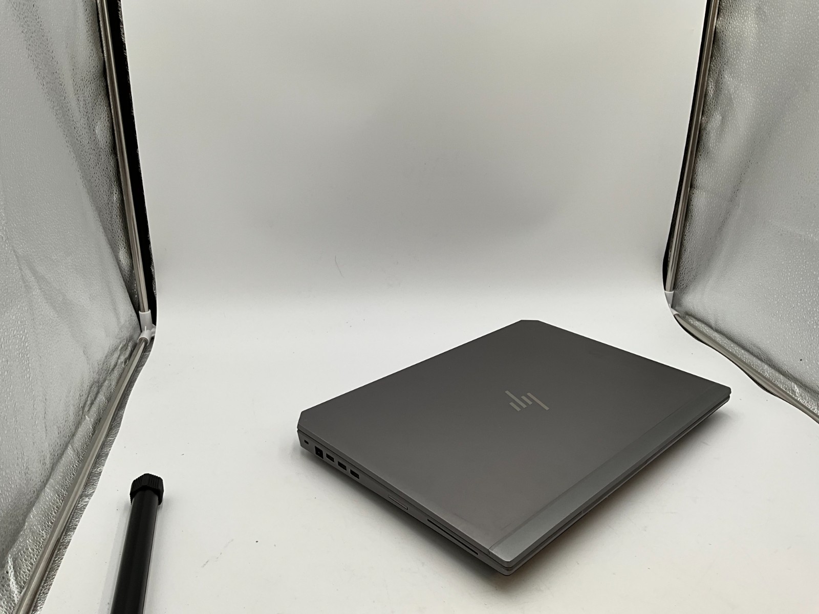 HP ZBook 17 G5 2XD26AV i7-8850H 48gb 512GBx1TB P4200 LAPTOP 5CD8350TQ5