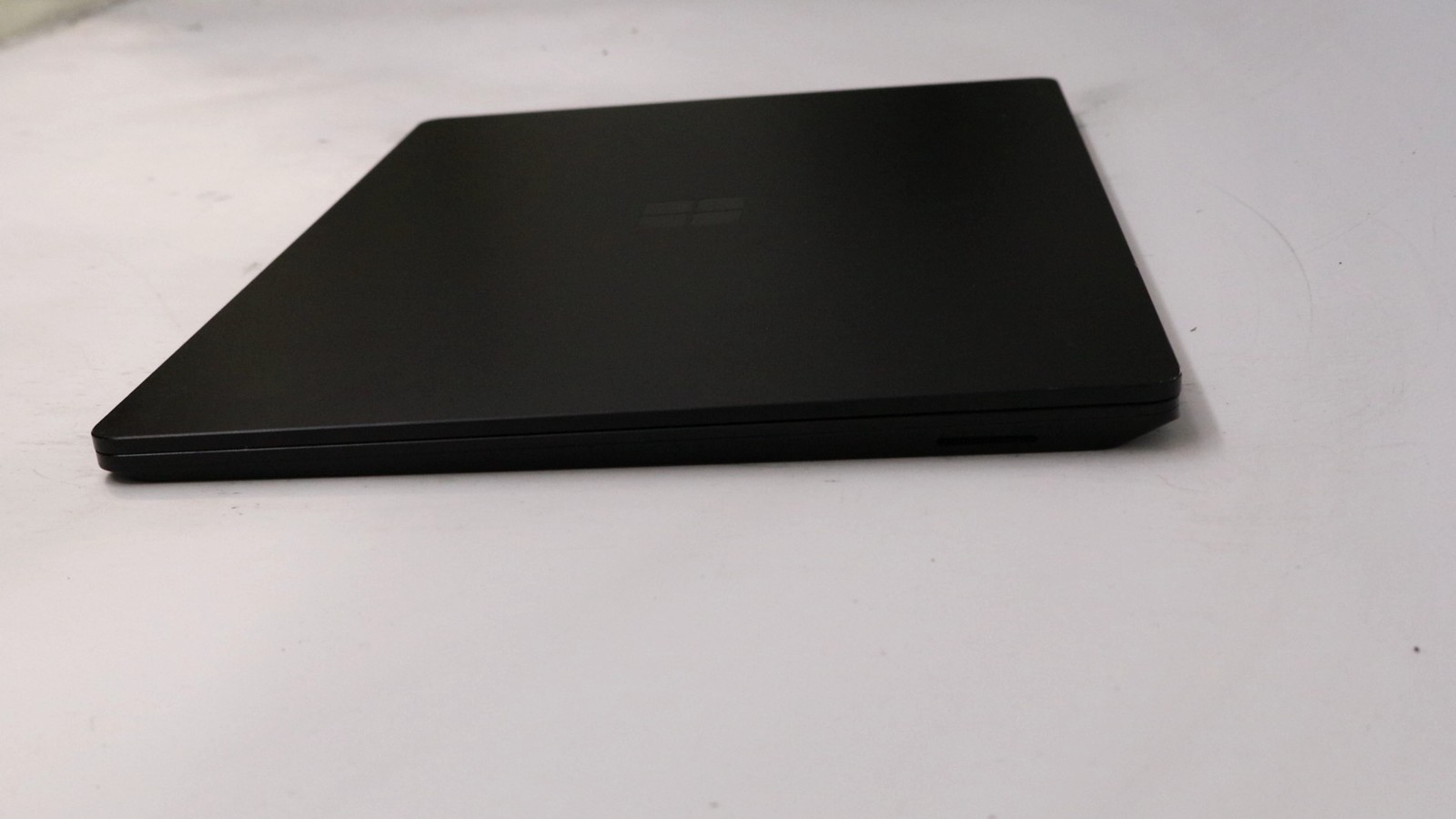 Microsoft corporation Surface Laptop 5 13″ i7-1265u 32GB 1TB – Good READ DESC