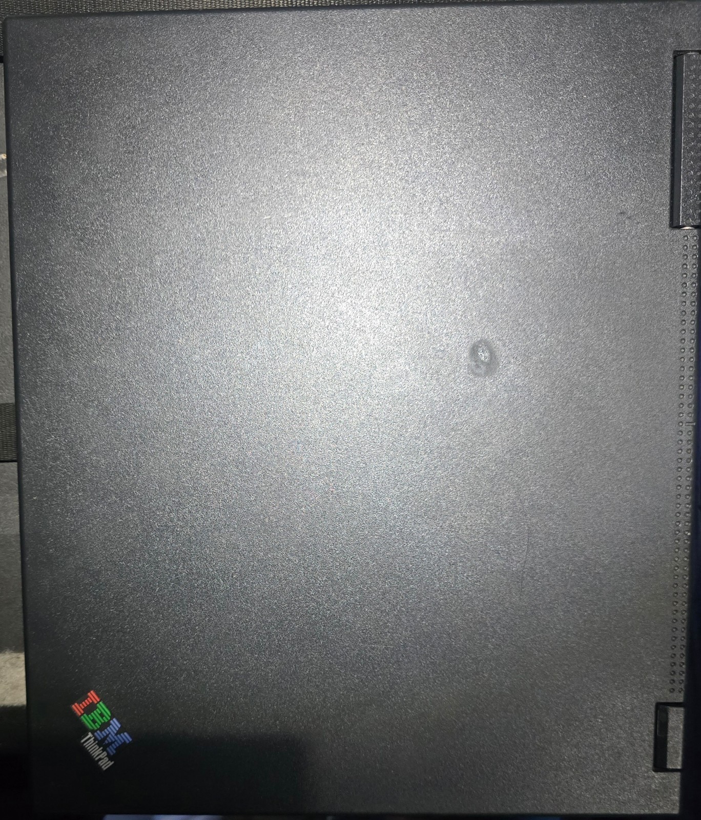 ThinkPad A22m Windows 98 w/recovery disc,Game controller,512 ram,60gb hard drive