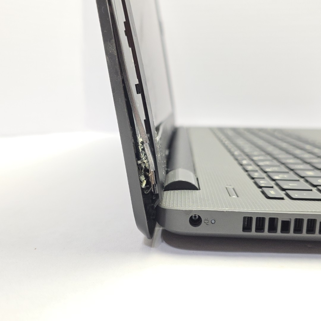 HP 255 G6-AMD A6-9220 RADEON R4, 5 COMPUTE CORES 2C+3G 2.50GH4GB Ram 500GB
