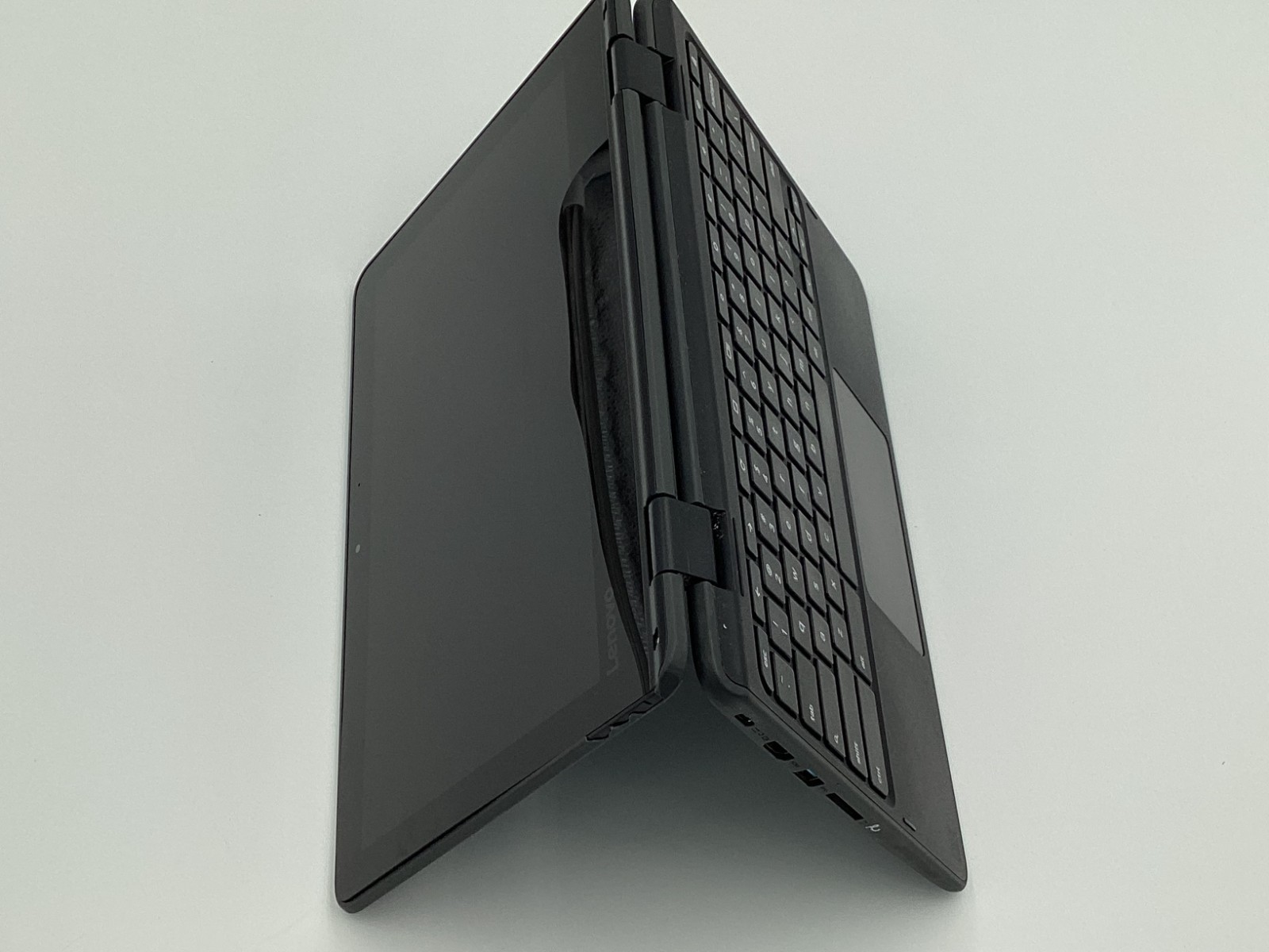 Lenovo 300e Chromebook 81H0 (11.6″ Touch, 4GB, 32GB eMMC, ChromeOS) w/ Charger