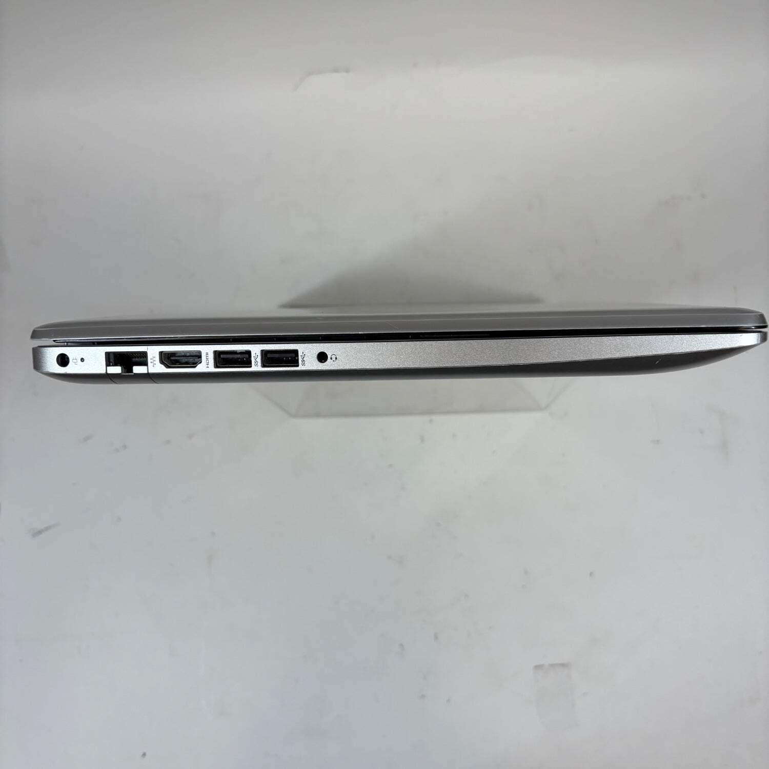 HP Laptop 17-BY4061NR 17.3″ i5-1135G7 2.4GHz 8GB RAM 500GB SSD