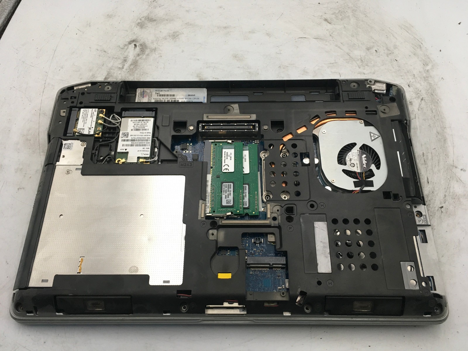 DELL LATITUDE E6330 – FOR PARTS / NO LCD – INTEL CORE I7 – READ DESCRIPTION – BB