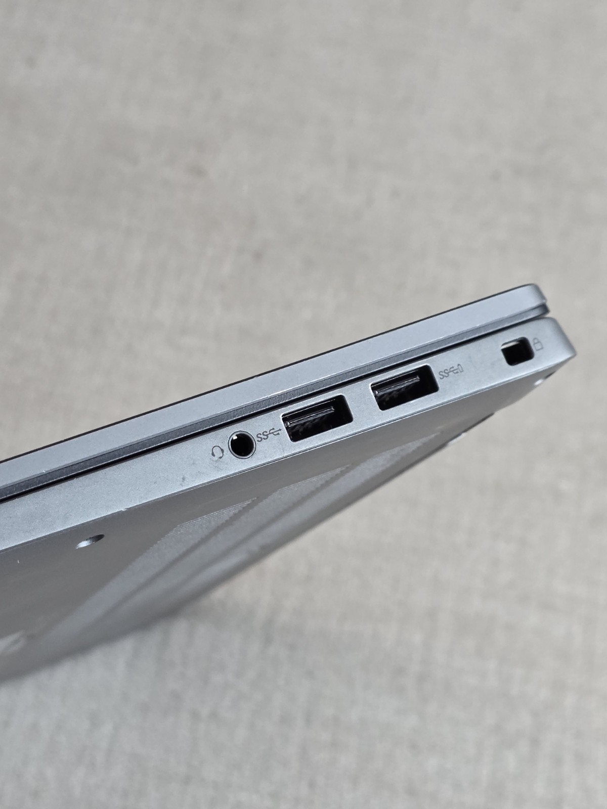 Dell Latitude 7410 14″ FHD Core i7-10610U, 16GB 512GB SSD Webcam, Windows 11 PRO