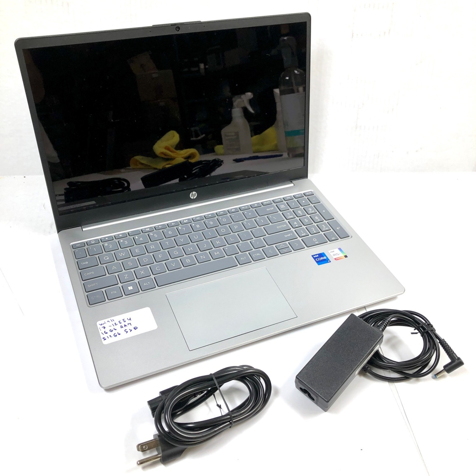 HP 15-FD0107DX 15.6″ 512GB SSD 16GB RAM 1.7GHz Core i7-1255U Win 11 Home