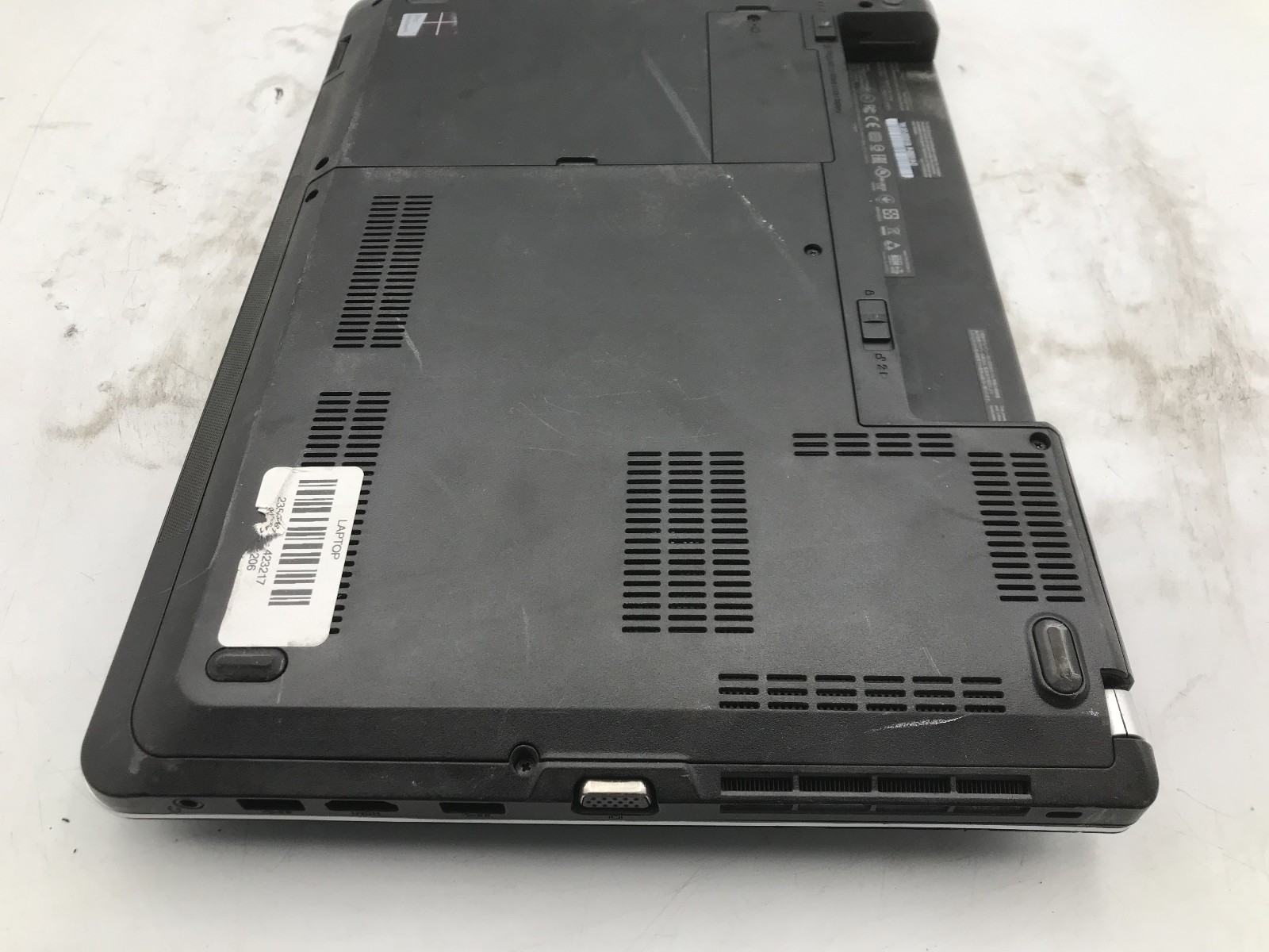 LENOVO THINKPAD E440 – FOR PARTS/BROKEN LCD – INTEL I3 4TH GEN – NO RAM -READ-BB