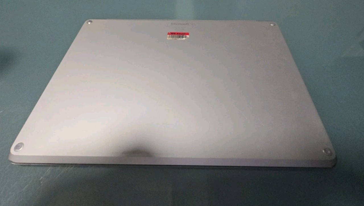 Microsoft Surface Laptop 2 13.5″ i7-8650U 16GB RAM 512GB SSD Windows 11 Home