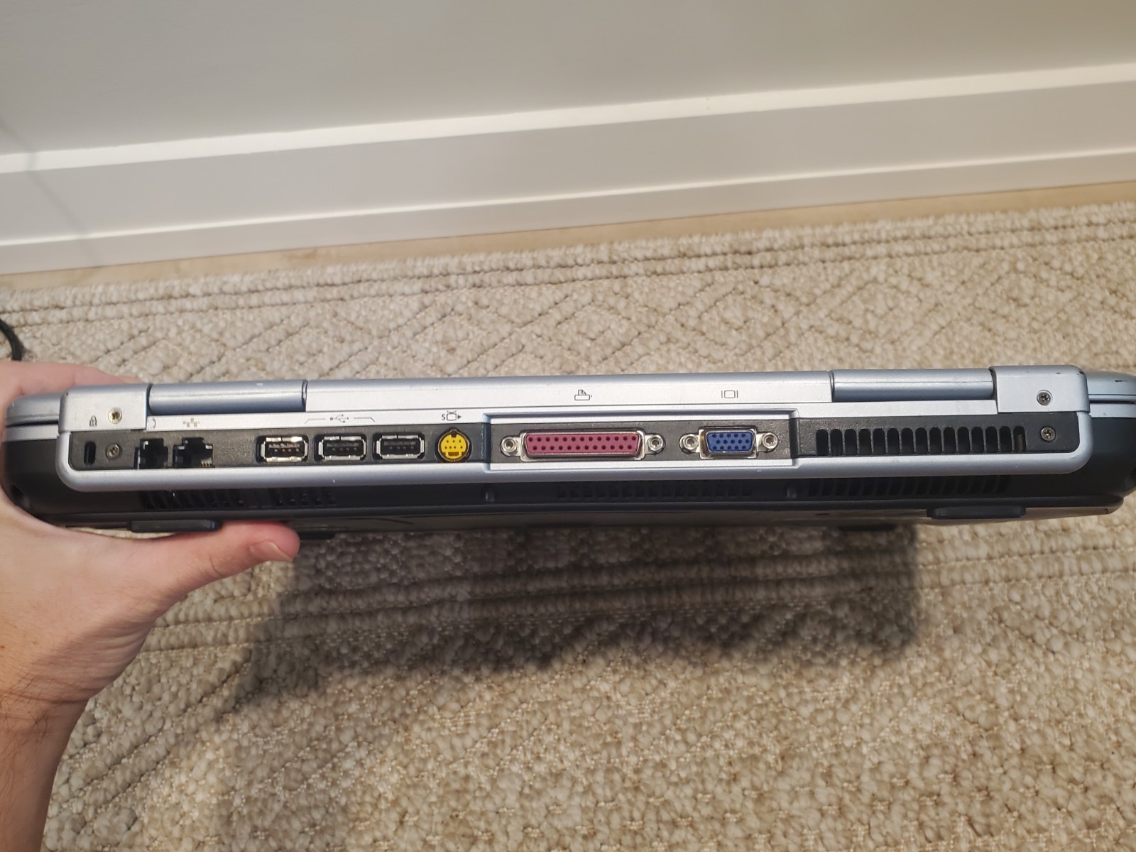 HP Pavilion ZD7000 17in Intel P4 3GHz 512mb 40GB – Powers On – *PARTS OR REPAIR