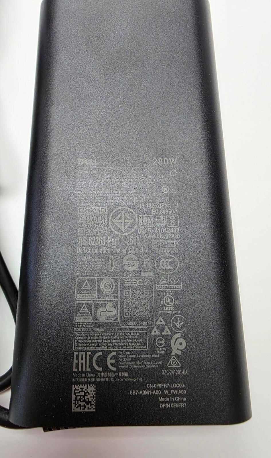 Dell Pro Max Plus MB18250 18 Mobile Workstation – Intel Core Ultra 9 285HX
