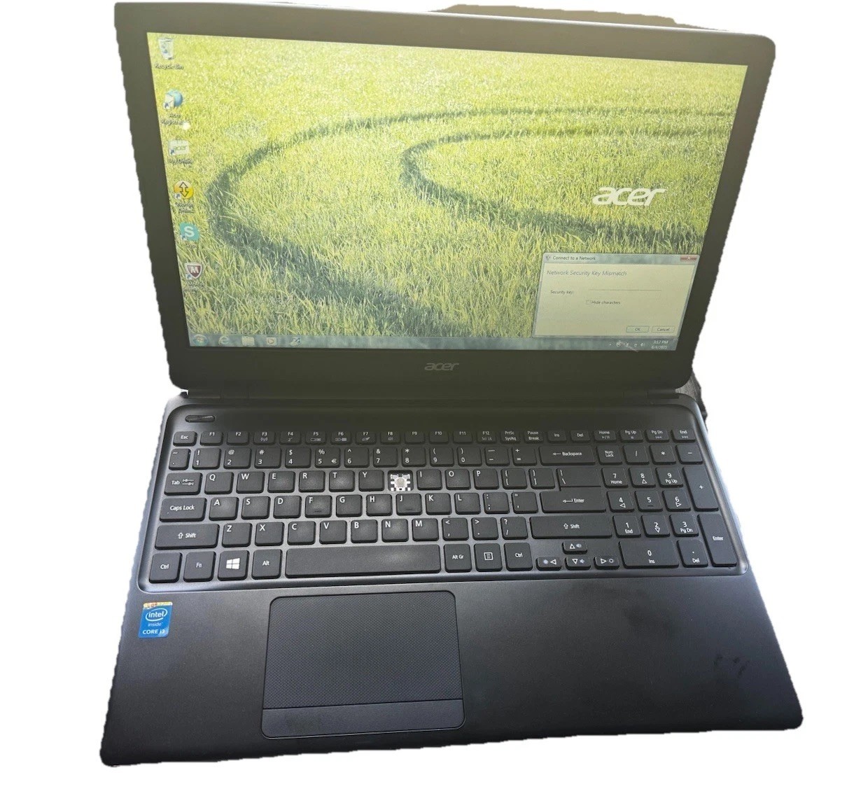 Acer Aspire E1-572 15,6″ I3-4010U 4GB 500GB 1.7 CPU Works Bad Keyboard