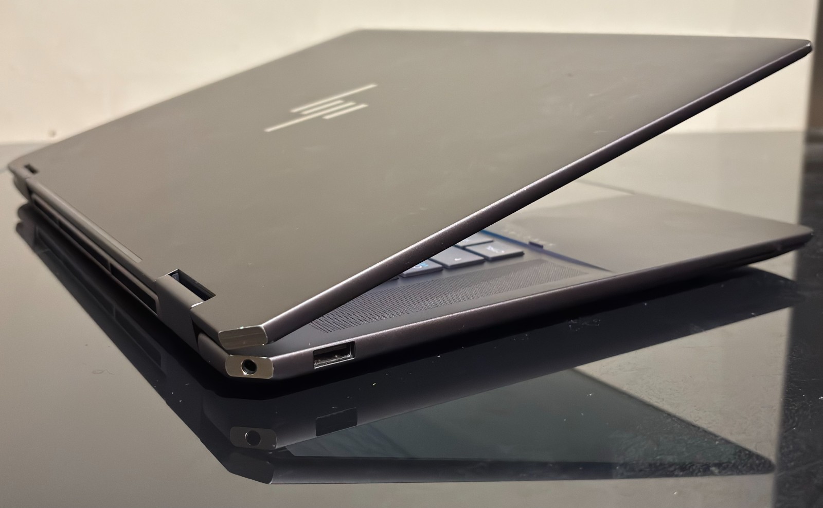 Like New | HP Spectre x360 16″, Ultra 7, 32GB RAM, 1TB SSD, OLED Touchscreen
