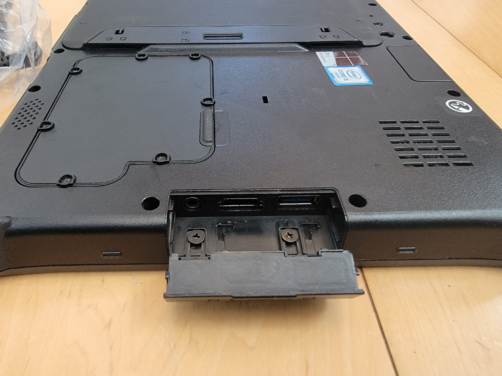 Getac F110 G3 Rugged Tablet Computer i5-6200U 8GB 256GB Wi-Fi 4G LTE 2 BATTERIES