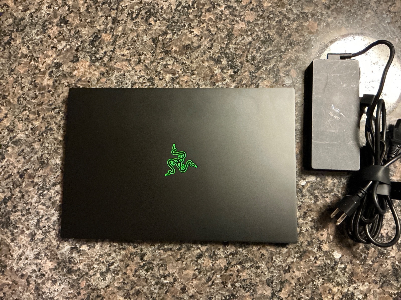 Razer Blade 15 Advanced 2018 Gaming Laptop (NVIDIA GeForce GTX 1070 w Max-Q)