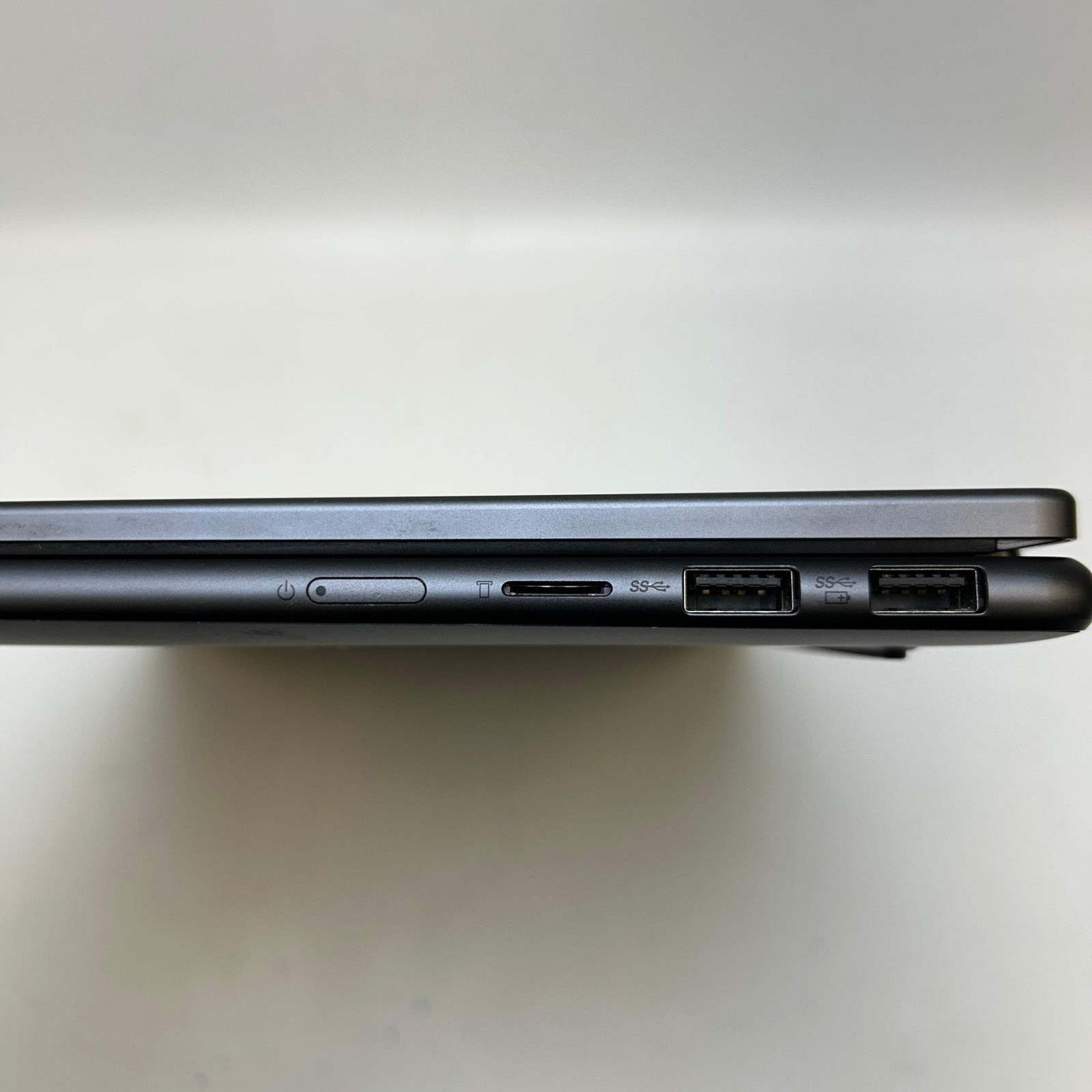 Lenovo Yoga 7 2-in-1 16IML9 16″ Core Ultra 7 155U 1.7GHz 16GB RAM 1TB SSD