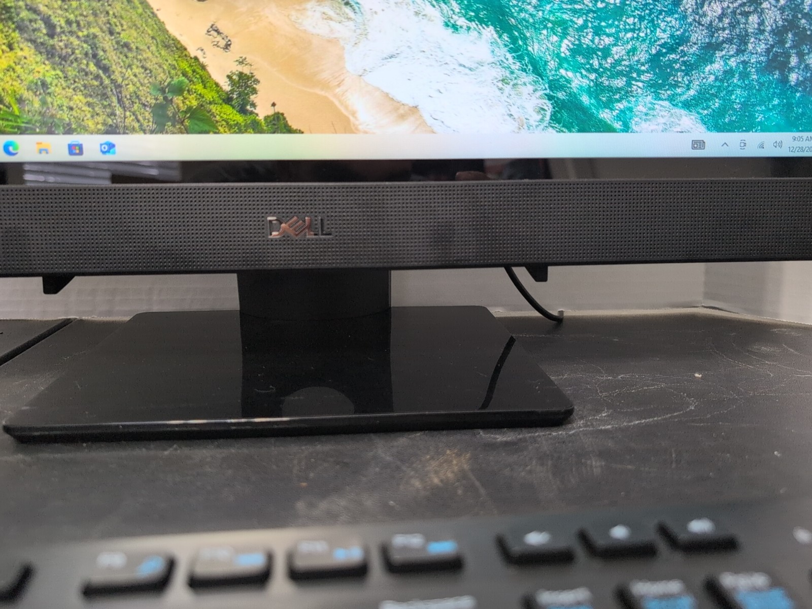 DELL INSPIRON 3477 AIO 23.8 i5-7200U, 8GB Ram, W/ Wireless Keyboard And Mouse