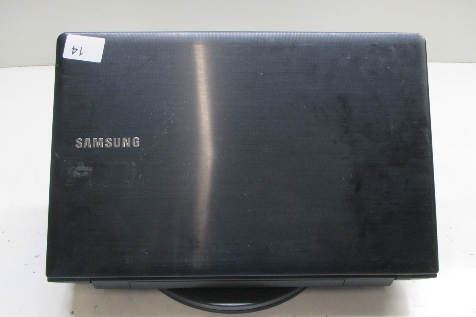 Samsung NP300E5A Laptop Intel Core i3 2nd/3rd Gen. – Parts/Repair – No Video