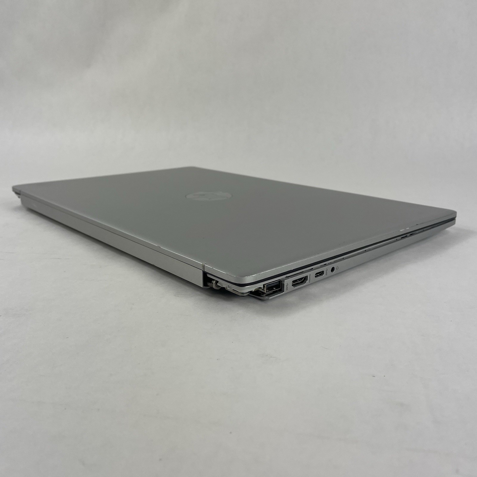 HP 17+-cn000 17.3″ i7-1165G7 2.80 GHz 8 GB RAM No SSD No OS – Bad Corners