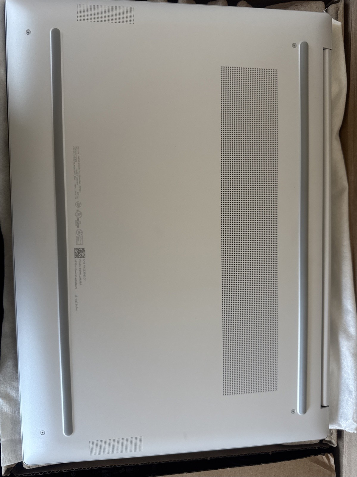 HP OmniBook 5 16-ag1547nr 16″ Copilot+ PC Notebook – AMD Ryzen AI 7 350 – 16 GB