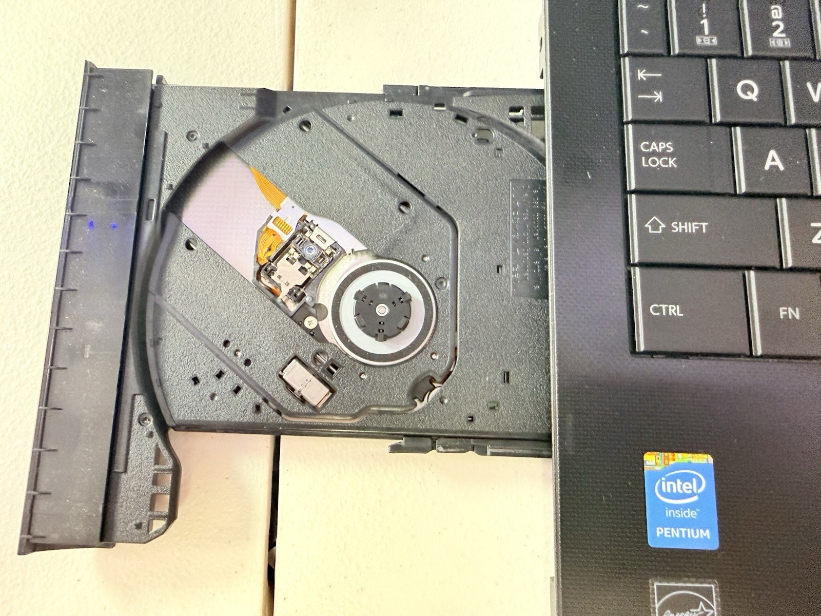 Toshiba Satellite C55 15.6″ Laptop Intel Celeron N2830 4G 500G Win10 DVD Cam A17
