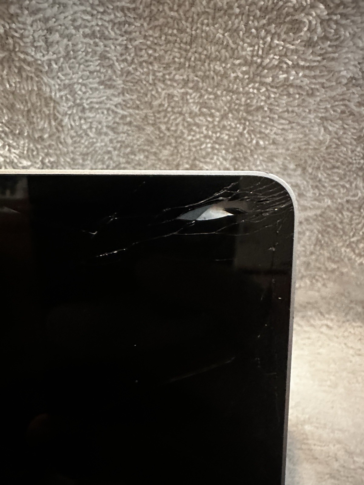 Laptop Parts/Repair Intel i5 256GB SSD Base Model Cracked Screen AS-IS