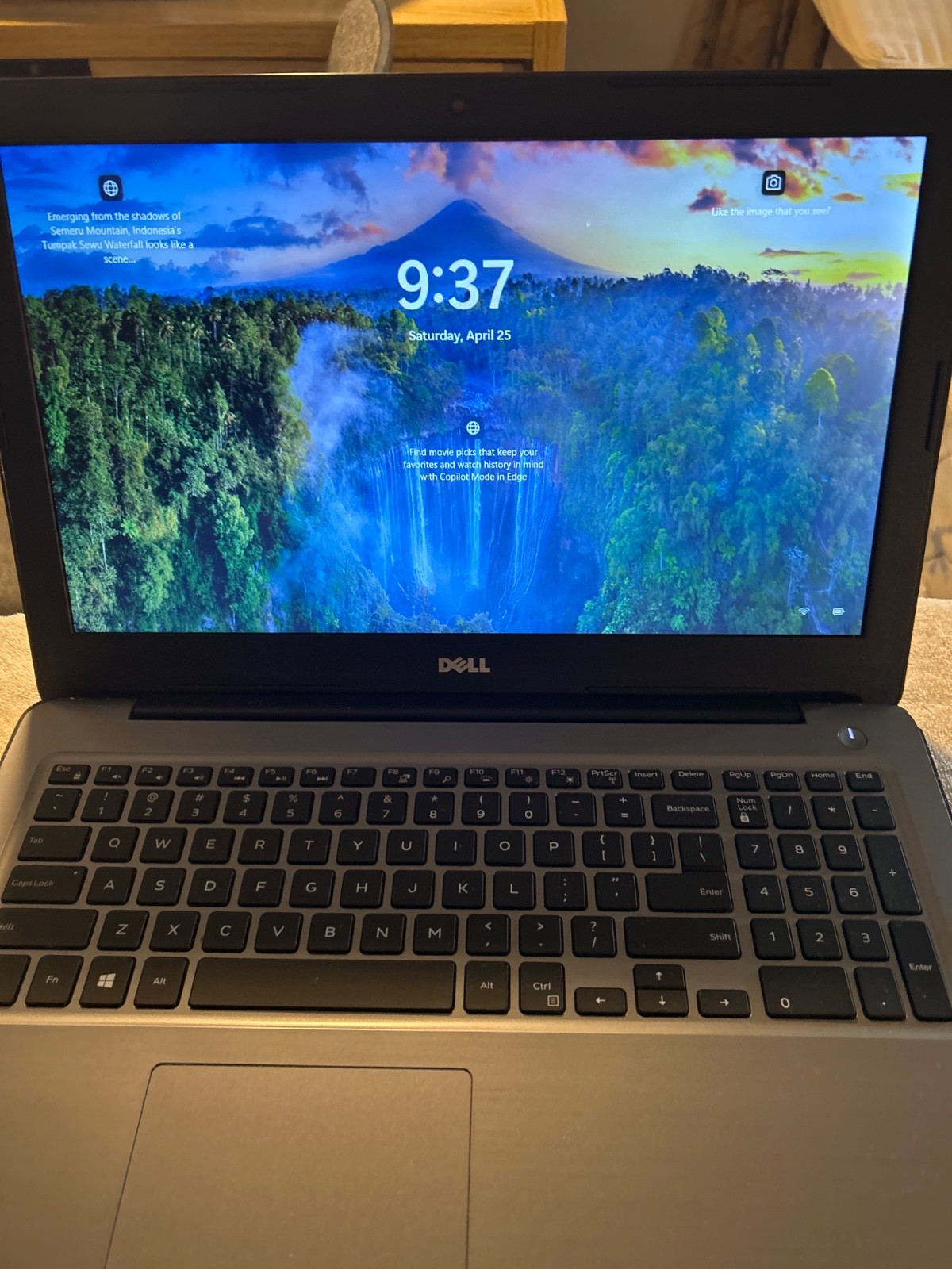 Dell Inspiration 5567 15.6 i5 7th Gen 7200 CPU 2.5 Ghz 16 RAM 512 SSD WIN 11 Pro