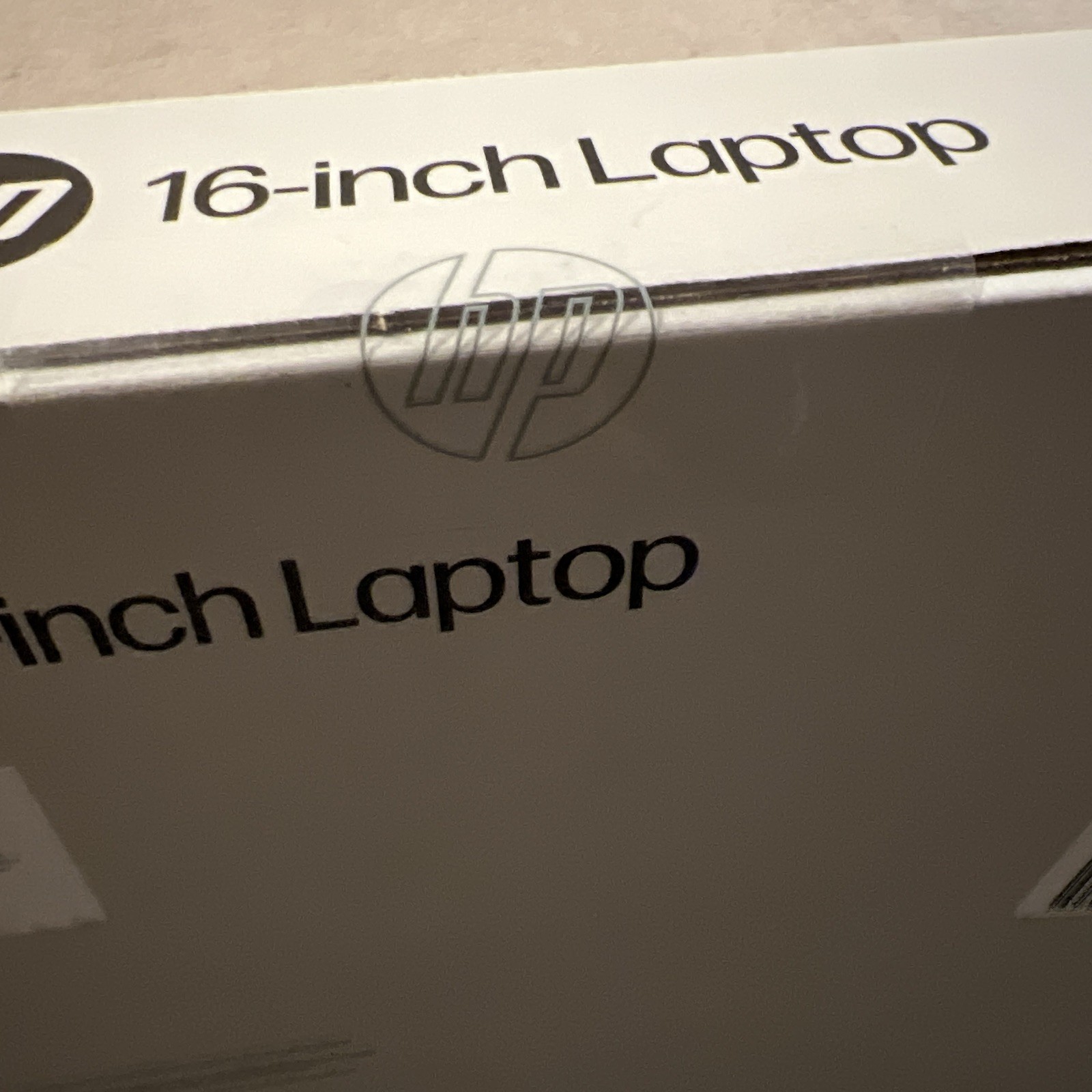 HP OmniBook 5 LaptopAI 16-af1017wm (B5PX1UA) 16″ Ultra 7 255U 16GB RAM 1TB SSD