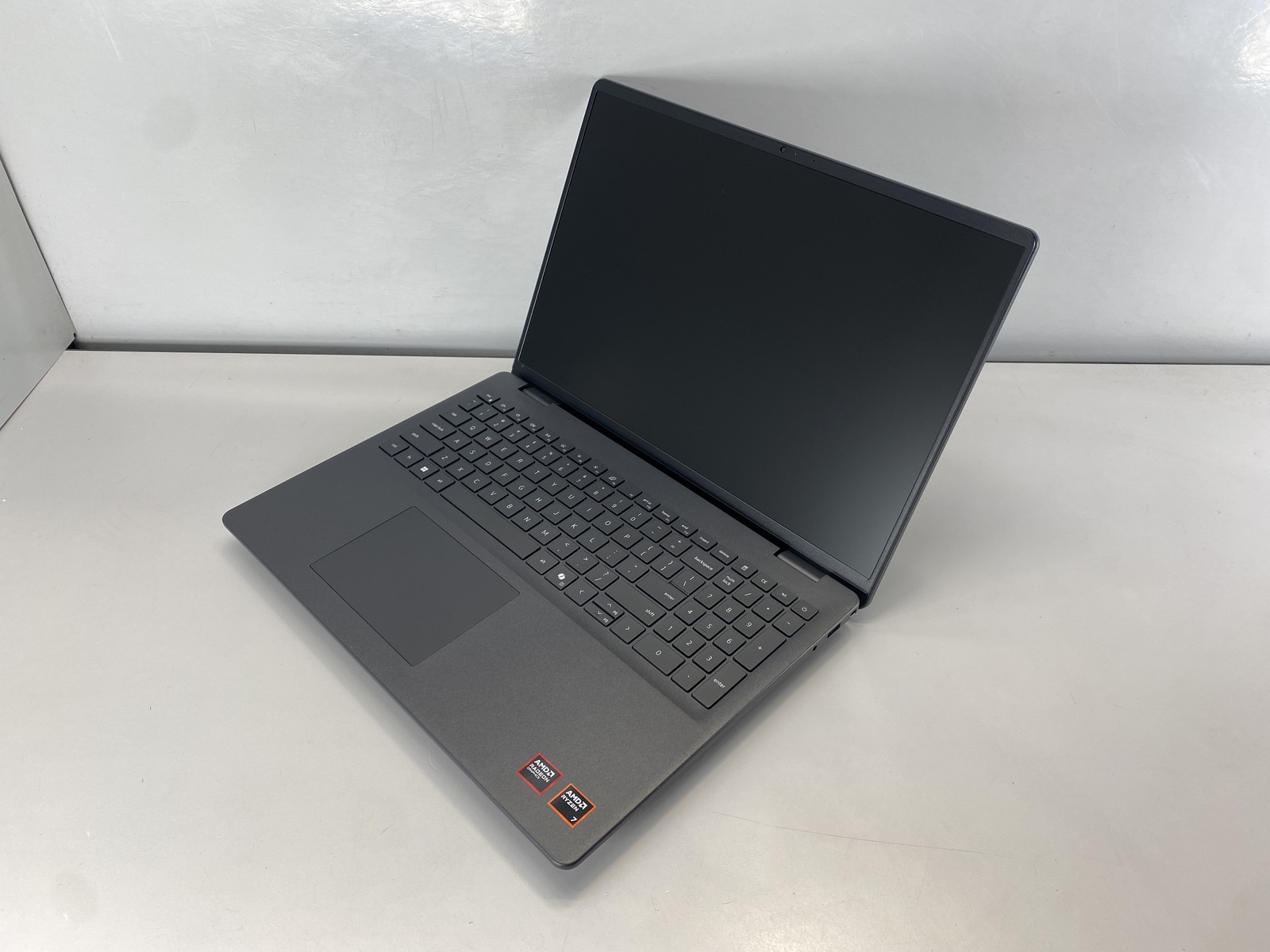 Dell Laptop Pro 16 PC16255 16″ AMD Ryzen 7 250 1TB- Gray