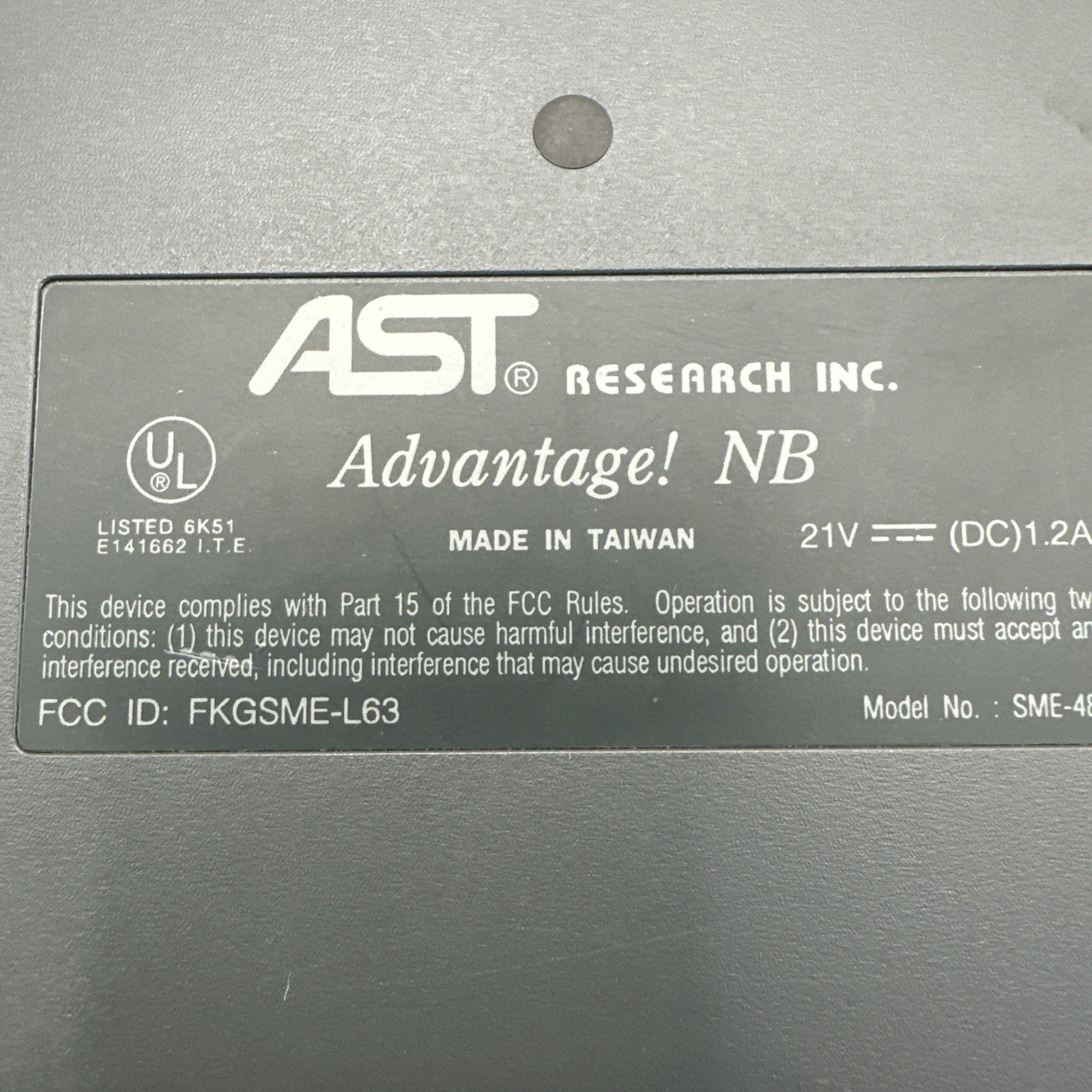 AST Advantage! NB 486SX/33 33MHz Mono LCD Screen Powers On Supply Parts Repair
