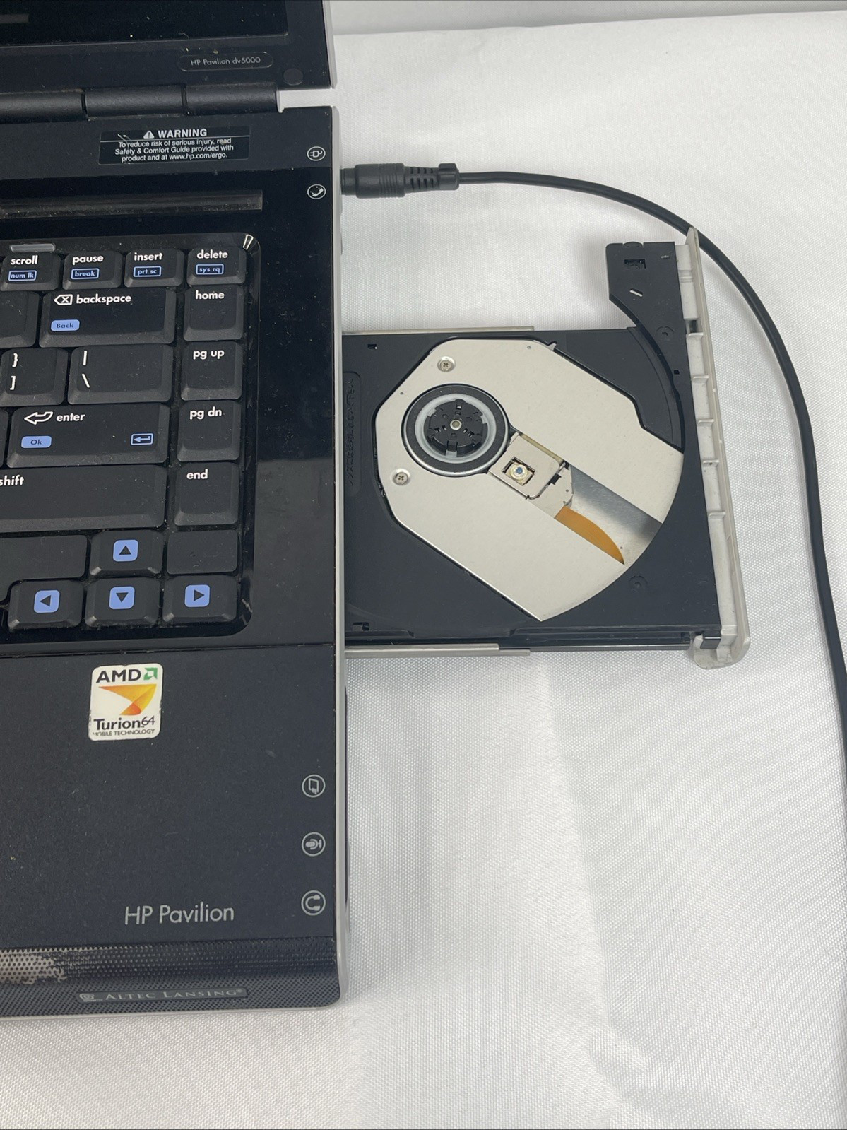 Hp Pavilion Dv5000 Laptop Altec Lansing 15″ 1.66 GHz & Power Supply Bundle
