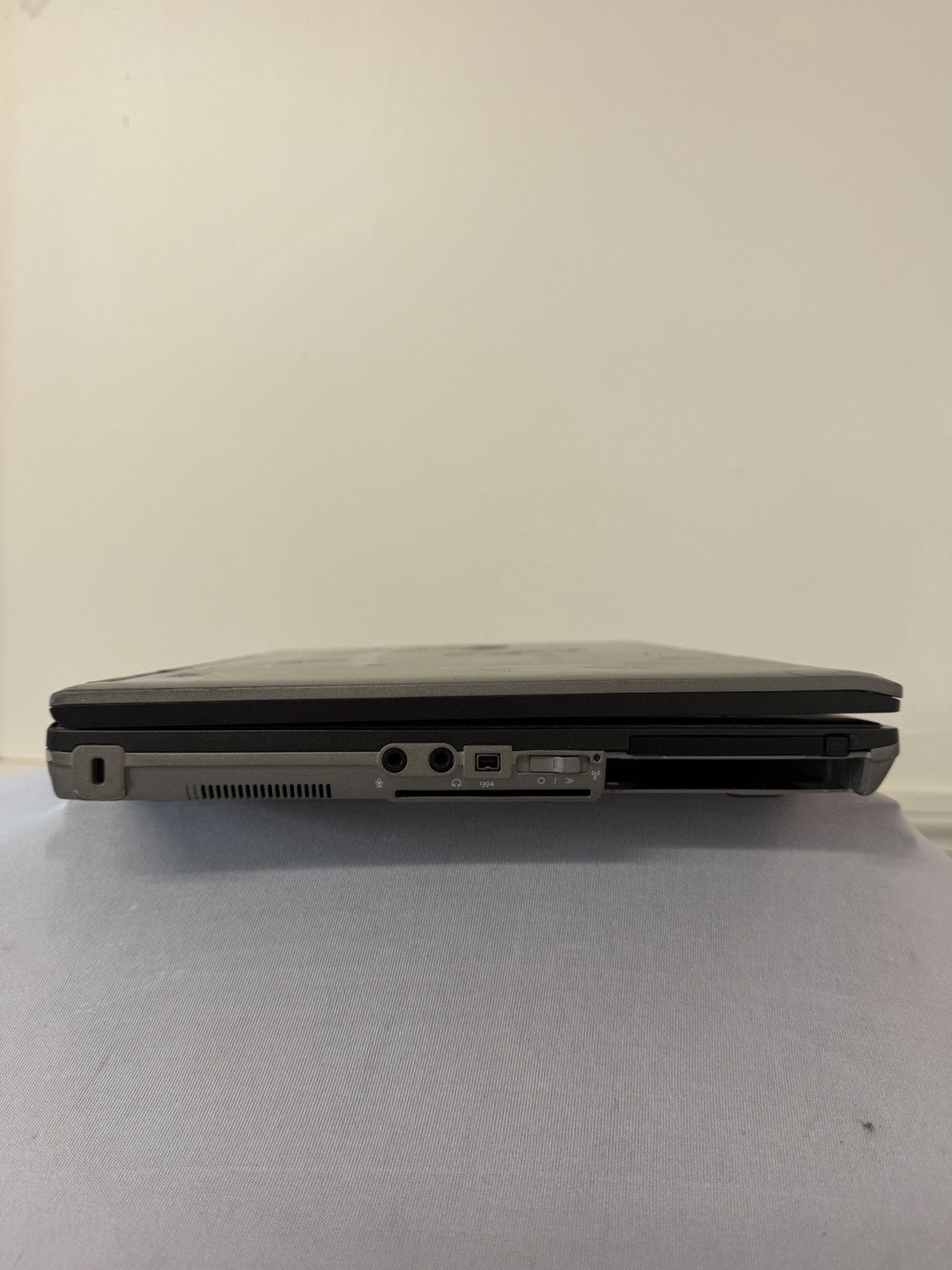 Dell Latitude D630 Laptop – Good Screen – Intel Duo 06FD – RAM 2 GB – Read Des