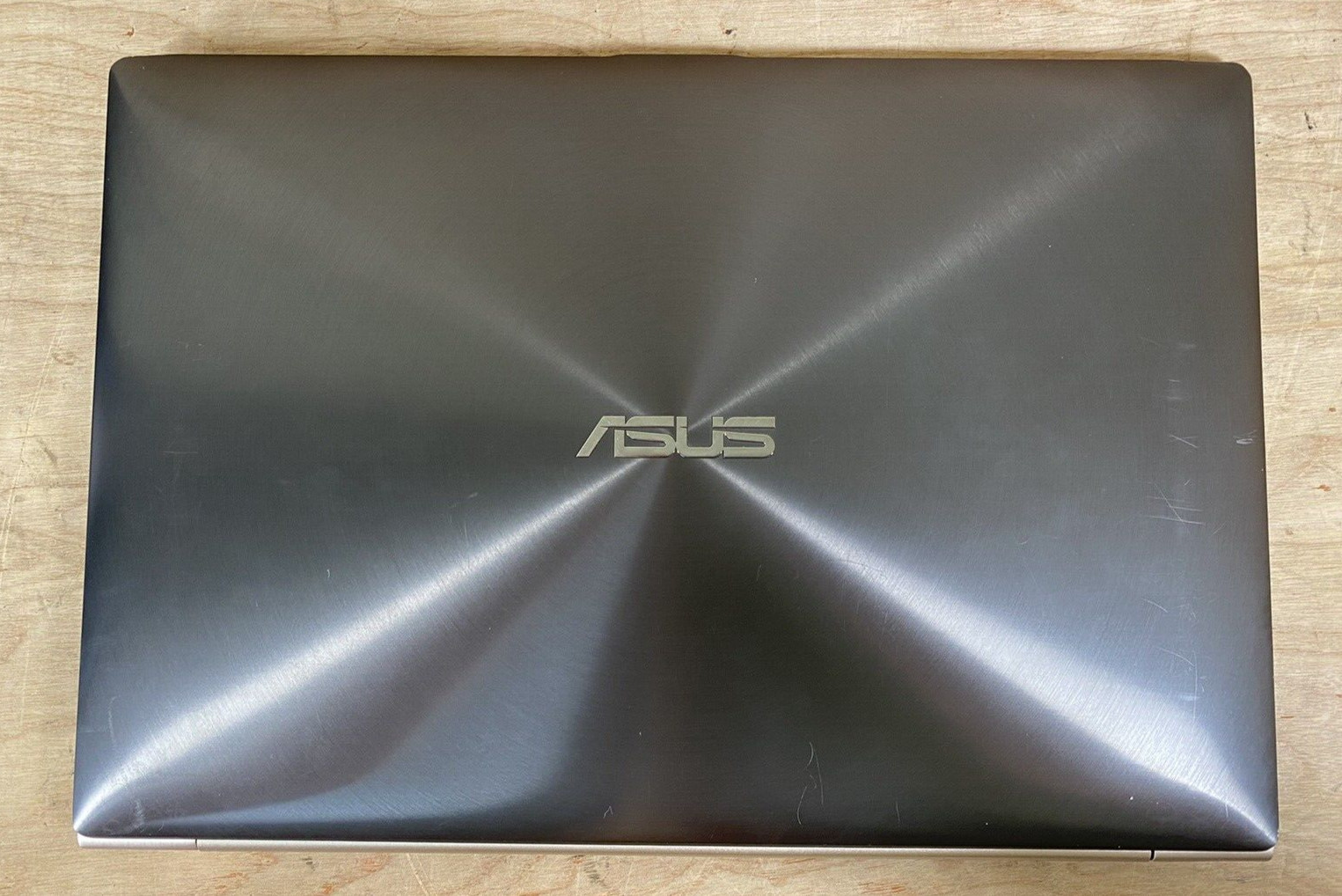 Asus ZenBook 13.3in/ Full HD Display/ Intel i7-3517u 1.9GHz/4GB RAM BATT 84%