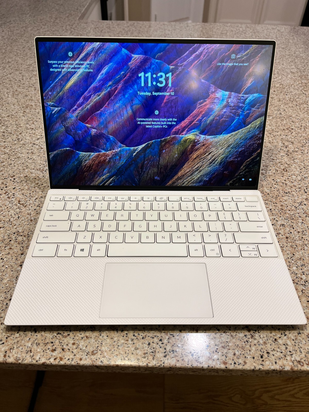 Dell XPS 13 256gb, i5, 16gb Ram)
