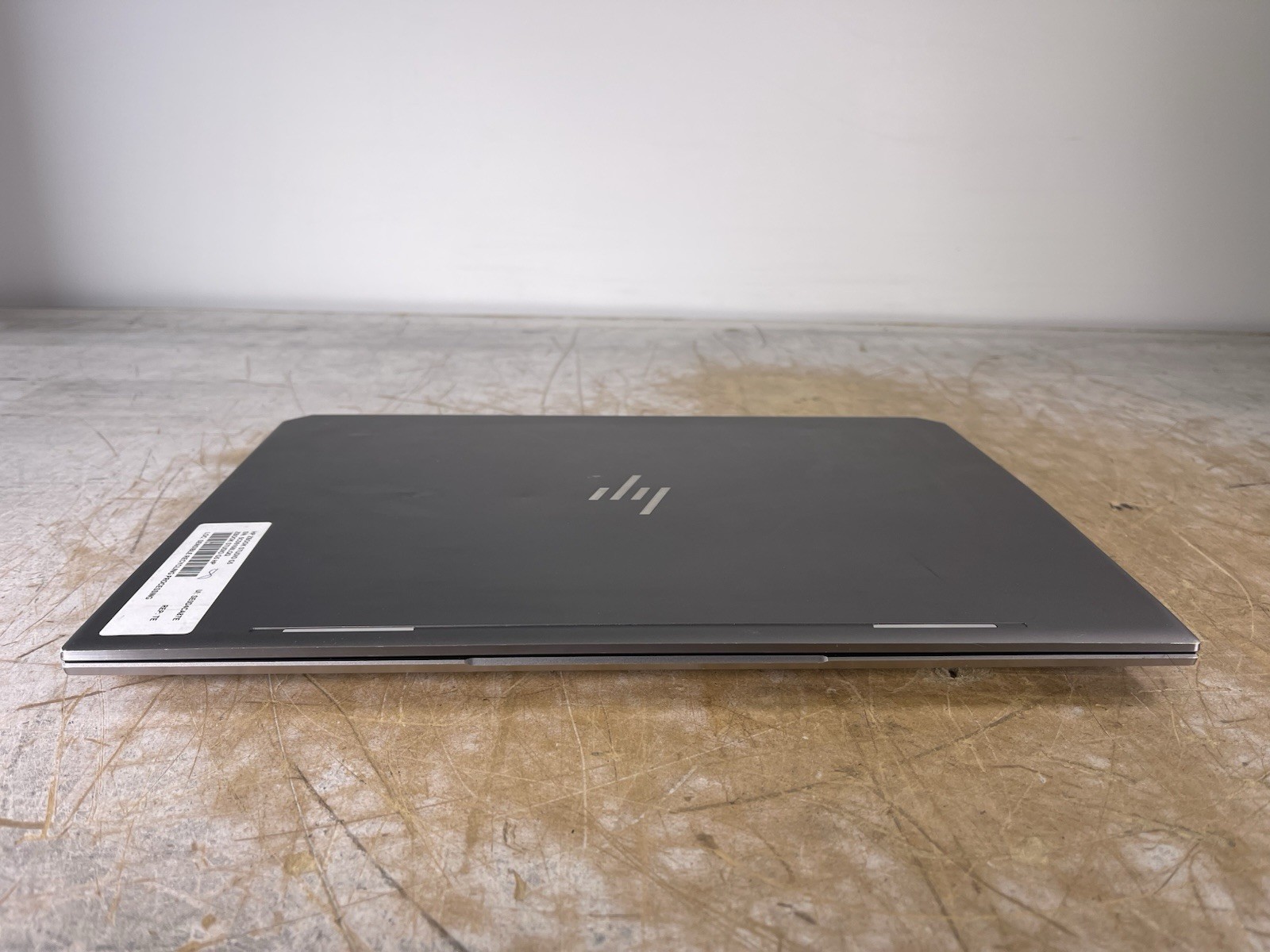 HP ZBOOK STUDIO G5 i7-8850H @ 2.60GHz, 16GB RAM, NO HDD/OS – (FOR PARTS)