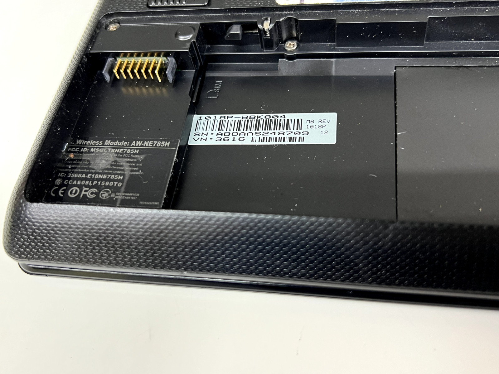 ASUS Eee PC 1018P 10.1″ Netbook — 160 GB HDD — No OS Installed