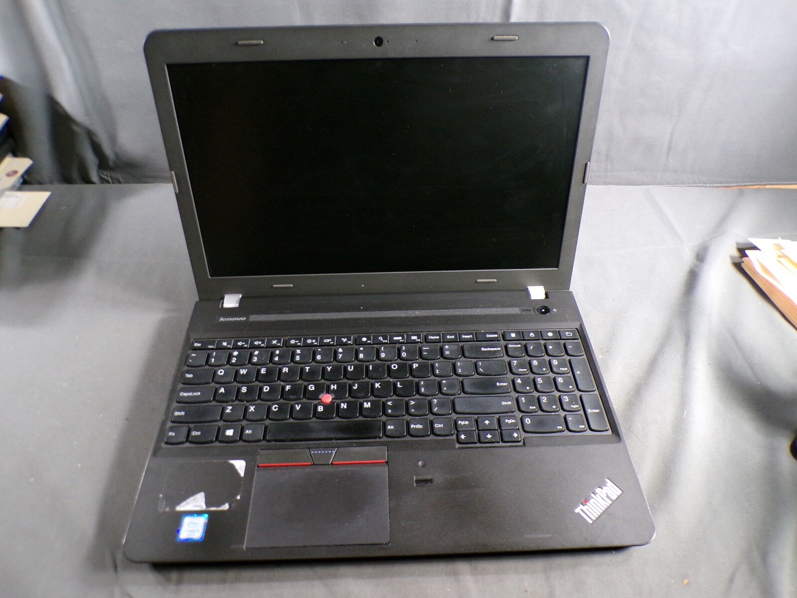 THINKPAD LENOVO E560 INTEL CORE I5-6200U 2.30GHZ 8GB RAM **NO HD/ NO CADDIE