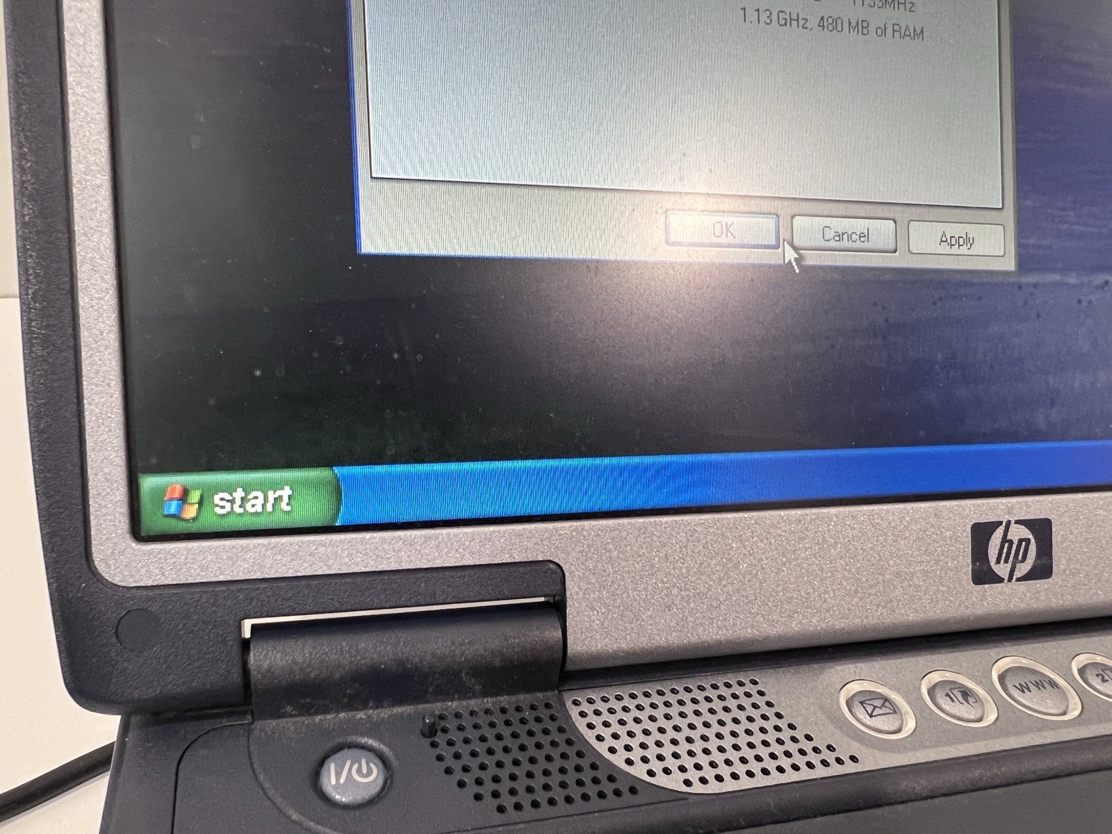 HP Pavilion Pavilion zt1000, WinXP, Pentium 3, S3 AGP, 30GB HDD- No Speakers