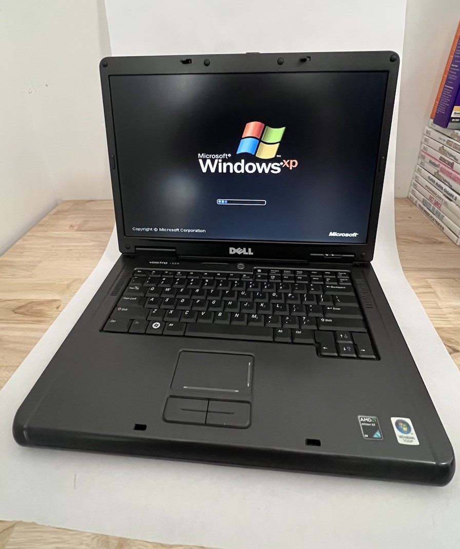 Dell Vostro 1000 15.4″ Laptop Windows XP Athlon 64 1.9GHz 2GB 120GB