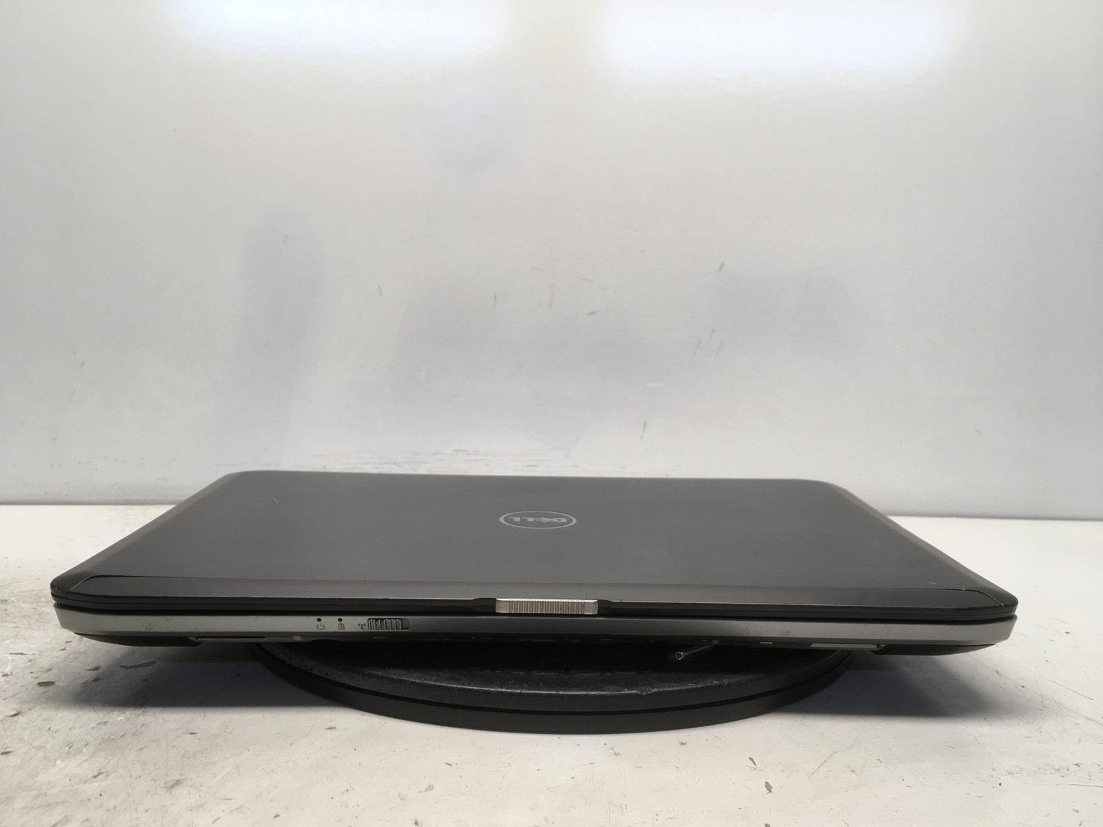 Dell Latitude E5520 Intel i3-2330M 2.2GHz 4 GB NO HDD No Batt