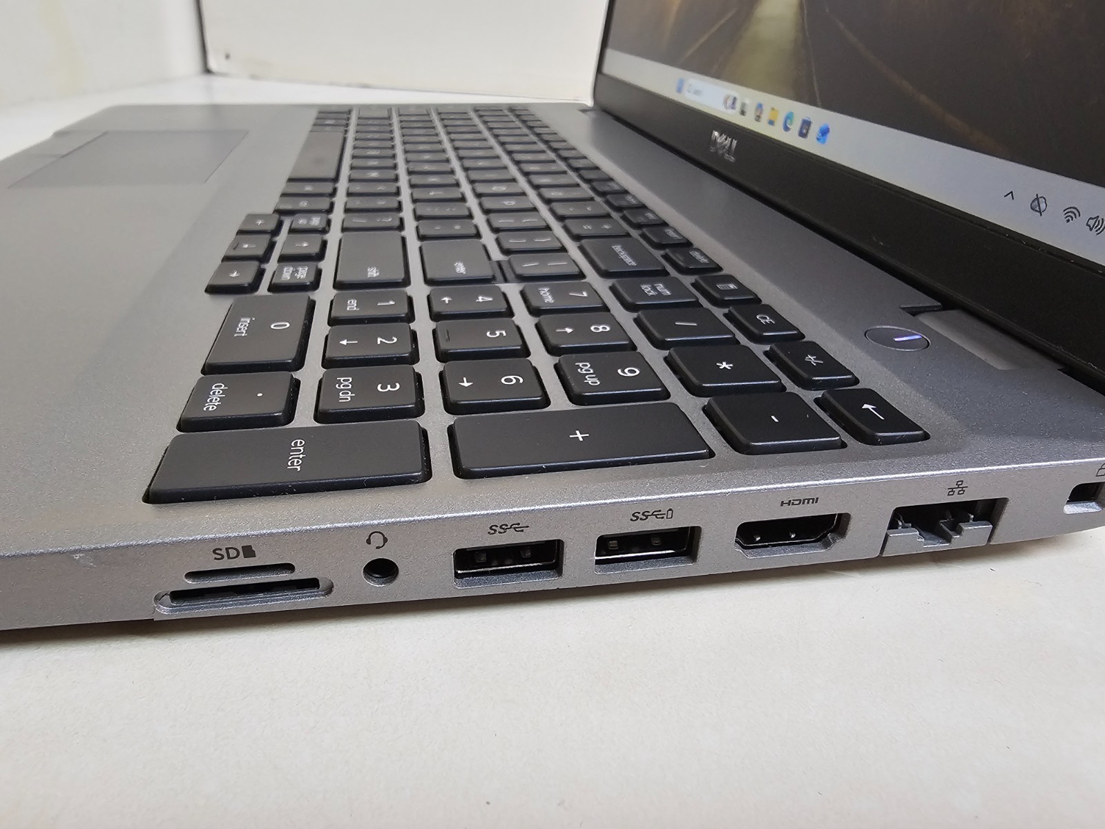 Dell Precision 3550 Laptop – 1.7 GHz i5-10310U 16GB 256GB SSD Webcam 15.6″