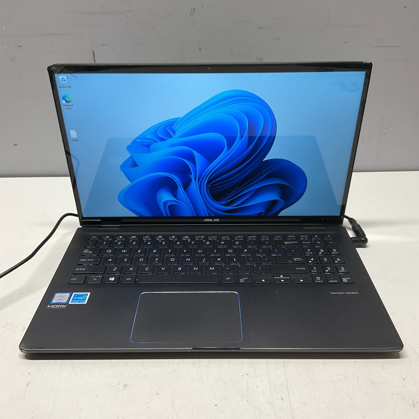 Asus Zenbook 15 Q526FA 15.6″ i7-8565U 1.80GHz 16GB 1TB HDD Win 11 Pro READ